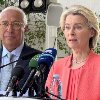 El presidente del Consejo Europeo, António Costa, y la presidenta de la Comisión Europea, Ursula von der Leyen Eva Krafczyk/dpa