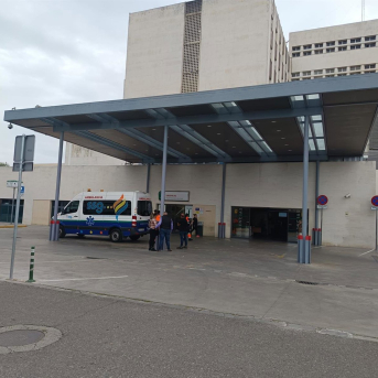 Entrada a Urgencias del Hospital Reina Sofía de Córdoba, en el que están ingresados la mayoría de los heridos en el accidente ferrroviario de Adamuz. EUROPA PRESS