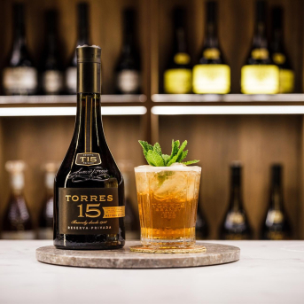 Torres Brandy revalida su liderazgo como marca más vendida en los mejores bares del mundo