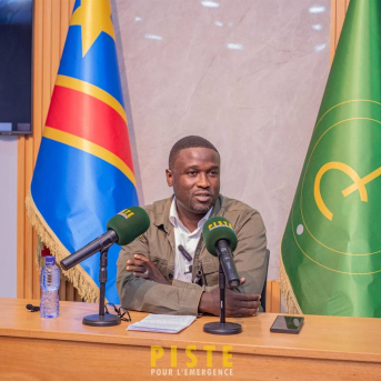 El líder del partido opositor de RDC Piste Pour l'Emergence, Seth Kikuni PISTE POUR L'EMERGENCE EN X