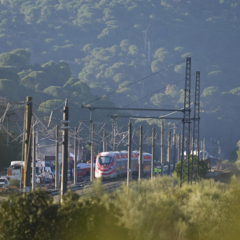 Zona del accidente ferroviario con los convoyes de trenes siniestrados donde continúan los trabajos de recuperación de los mismos. A 20 de enero de 2026, en Adamuz (Córdoba, Andalucía, España). Joaquin Corchero - Europa Press