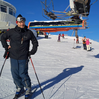 Jové (Vox) arremete contra el boicot sindical que frena la actividad en Pajares