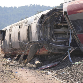 Uno de los vagones del tren de Iryo que descarriló, a 20 de enero de 2026, en Adamuz, Córdoba, Andalucía (España). Joaquin Corchero - Europa Press
