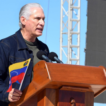 El presidente cubano, Miguel Díaz-Canel, ofrece un discurso tras la intervención estadounidense en Venezuela.  Europa Press/Contacto/Joaquin Hernandez