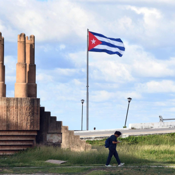 Bandera de Cuba en una zona de La Habana.  Europa Press/Contacto/Joaquin Hernandez
