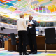 Los presidentes del Consejo Europeo y de la Comisión Europea, António Costa y Ursula von der Leyen, conversan en la sala de reuniones de las cumbres de líderes de la UE en Bruselas. ALEXANDROS MICHAILIDIS / EUROPEAN UNION