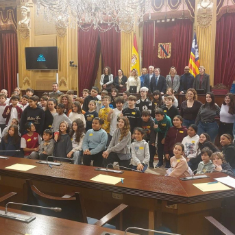 Ampliación | Escolares baleares apoyan limitar las pantallas y denunciar los insultos en redes