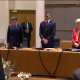 El presidente del Gobierno, Pedro Sánchez, la presidenta de la Comisión Europea, Ursula von der Leyen, y otros jefes de Estado y de Gobierno durante un minuto de silencio durante la cumbre del Consejo Europeo. CONSEJO EUROPEO