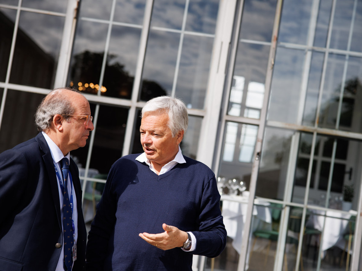 Por entonces, Daniel Calleja Crespo, Director General del Servicio Jurídico de la Comisión Europea, a la izquierda, y Didier Reynders, Comisario Europeo de Justicia Por entonces, Daniel Calleja Crespo, Director General del Servicio Jurídico de la Comisión Europea, a la izquierda, y Didier Reynders, Comisario Europeo de Justicia