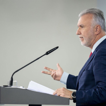 El ministro de Política Territorial y Memoria Democrática, Ángel Víctor Torres, ofrece una rueda de prensa, en el Palacio de La Moncloa, a 17 de diciembre de 2025, en Madrid (España). Alberto Ortega - Europa Press