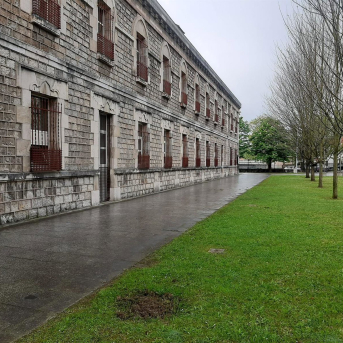 Piden seis años y 148.000 euros para un padre y un hijo por estafar a un hombre con problemas de visión EUROPA PRESS