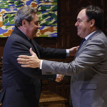 Vox celebra que Llorca reafirme el pacto de investidura y le exige más dureza ante inmigración y acuerdo Mercosur