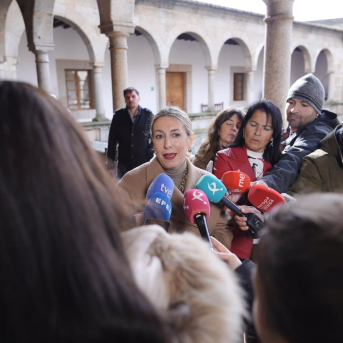 La presidenta de la Junta de Extremadura en funciones, María Guardiola, atiende a los medios de comunicación a la salida de la reunión con las organizaciones agrarias en la sede de Presidencia. JAVIER CINTAS-EUROPA PRESS La presidenta de la Junta de Extremadura en funciones, María Guardiola, atiende a los medios de comunicación a la salida de la reunión con las organizaciones agrarias en la sede de Presidencia. JAVIER CINTAS-EUROPA PRESS