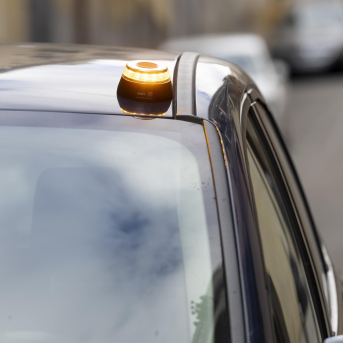 Baliza V16 de emergencia para vehículo. Eduardo Parra - Europa Press