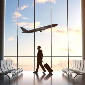 Imagen de viajero en un aeropuerto BIZAWAY