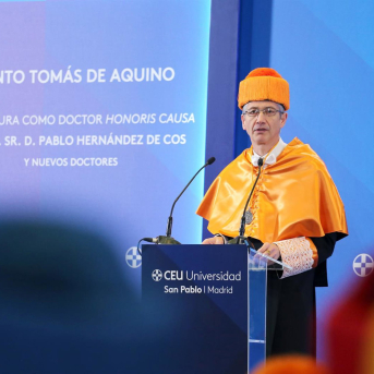 Pablo Hernández de Cos, investido Doctor 'Honoris Causa' por la Universidad CEU San Pablo CEU