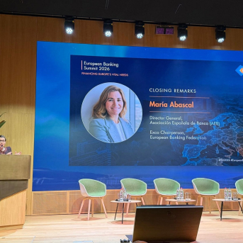 La directora general de la Asociación Española de Banca (AEB), María Abascal, en la clausura de la 'European Banking Summit', en Bruselas. ASOCIACIÓN ESPAÑOLA DE BANCA AEB