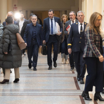 Senadores catalanes se pierden el inicio del Pleno del Senado por el retraso de su tren