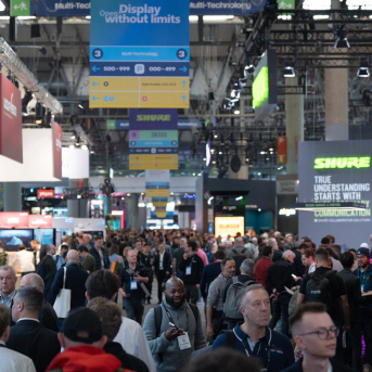 Visitantes a la feria ISE de 2025. David Zorrakino - Europa Press