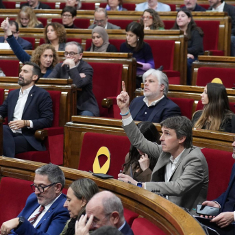 El Parlament insta a 3Cat a lanzar una herramienta audiovisual para aprender catalán