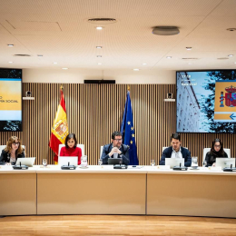 Rueda de prensa en la que se ha anunciado el preacuerdo, con el secretario de Estado de Trabajo, Joaquín Pérez Rey, en el centro de la imagen