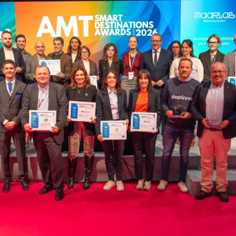 La AMT Sol y Playa premia la innovación tecnológica de los destinos turísticos AMT