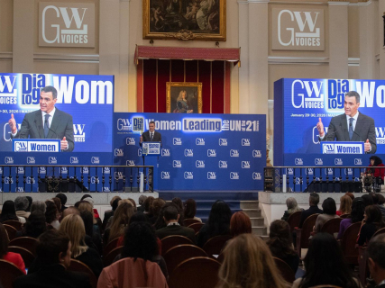 El presidente del Gobierno, Pedro Sánchez, en el acto 'Mujeres liderando la ONU del siglo XXI', en la Real Academia de Bellas Artes de San Fernando. EUROPA PRESS - FERNANDO SÁNCHEZ