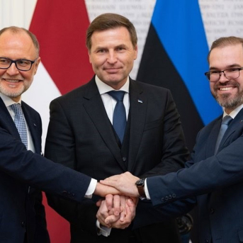 Los ministros de Defensa de Estonia, Letonia y Lituania. MINISTERIO DE DEFENSA DE LETONIA Los ministros de Defensa de Estonia, Letonia y Lituania. MINISTERIO DE DEFENSA DE LETONIA