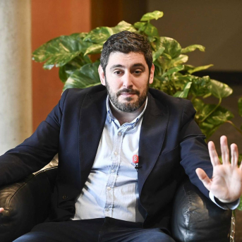 El candidato de Vox a la Presidencia del Gobierno de Aragón, Alejandro Nolasco, durante la entrevista con Europa Press. RAMON COMET