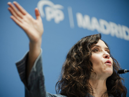 La presidenta de la Comunidad de Madrid y del Partido Popular de Madrid, Isabel Díaz Ayuso, durante la clausura de la segunda sesión de la II Intermunicipal del PP de Madrid, en el Hotel Euroforum Palacio de Los Infantes Mateo Lanzuela - Europa Press