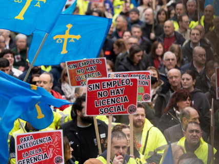 Movilización en Navia contra el ERE de ENCE. JUAN VEGA/EUROPA PRESS