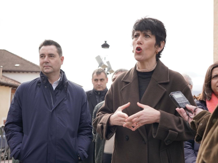 La portavoz del Gobierno y ministra de Inclusión Social, Seguridad Social y Migraciones, Elma Sainz, visita la localidad burgalesa de Medina de Pomar PSOE