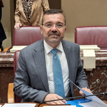 El PP defiende ante Vox que la Ley del Mar Menor del Gobierno regional funciona