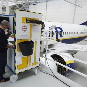 Hangar de Ryanair en Sevilla, a 15 de diciembre de 2021 en Sevilla (Andalucía, España) Joaquin Corchero - Europa Press