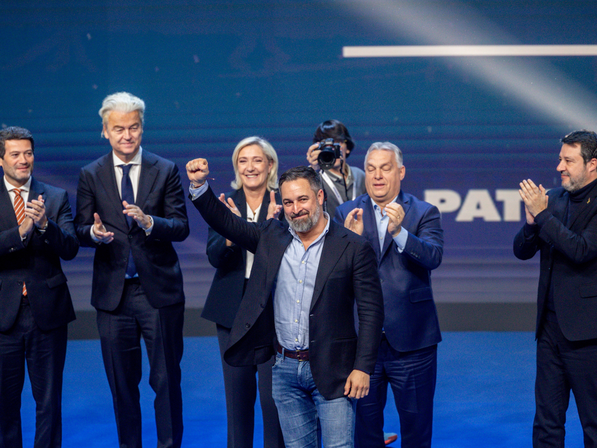 El líder de Vox, Santiago Abascal (c), durante la cumbre ‘Patriots’, en Hotel Marriott Auditorium, a 8 de febrero de 2025, en Madrid (España) El líder de Vox, Santiago Abascal (c), durante la cumbre ‘Patriots’, en Hotel Marriott Auditorium, a 8 de febrero de 2025, en Madrid (España)