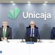 El director financiero de Unicaja, Pablo González; el consejero delegado, Isidro Rubiales; y el director de relaciones con inversores, Jaime Hernández, durante la rueda de prensa para presentar los resultados de 2025 de la entidad, en Madrid. UNICAJA