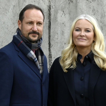 El príncipe Haakon de Noruega, heredero al trono en el país nórdico, junto a su esposa, Mette Marit Europa Press/Contacto/Frederic Kern El príncipe Haakon de Noruega, heredero al trono en el país nórdico, junto a su esposa, Mette Marit Europa Press/Contacto/Frederic Kern