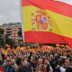 Una bandera de España gigante durante una manifestación bajo el lema, 'Defendamos la unidad’, en la Plaza de Colón de Madrid, a 29 de octubre de 2023, en Madrid (España). Jesús Hellín - Europa Press