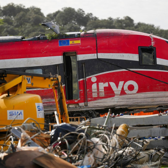 Trabajos de rescate de los convoyes de trenes accidentados en la zona del suceso en Adamuz (Córdoba). A 22 de enero de 2026, Adamuz, Córdoba (Andalucía, España). Francisco J. Olmo - Europa Press Trabajos de rescate de los convoyes de trenes accidentados en la zona del suceso en Adamuz (Córdoba). A 22 de enero de 2026, Adamuz, Córdoba (Andalucía, España). Francisco J. Olmo - Europa Press