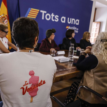 La ministra de Ciencia, Innovación y Universidades, Diana Morant, se reúne, junto a la delegada del Gobierno en la Comunitat Valenciana, Pilar Bernabé, con representantes de colectivos contra el cáncer ROBER SOLSONA/EUROPA PRESS