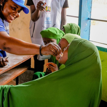 Imagen de archvio de vacunación contra el cólera. OMS