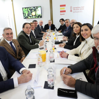 Murcia, Andalucía y Comunidad Valenciana exigen en Berlín poder disponer del agua que precisa el campo Murcia, Andalucía y Comunidad Valenciana exigen en Berlín poder disponer del agua que precisa el campo