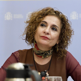 La vicepresidenta primera y ministra de Hacienda, María Jesús Montero, este jueves en Sevilla en una reunión sobre los recursos del Estado que trabajan contra la borrasca en Andalucía.  Eduardo Briones - Europa Press