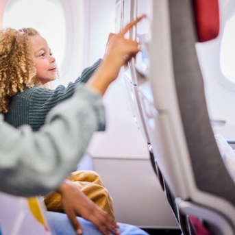 Iberia Club lanza la cuenta familiar. IBERIA Iberia Club lanza la cuenta familiar. IBERIA