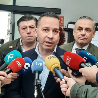 Vox se mantiene sin apoyar por ahora la investidura de Guardiola pero insiste en su disposición a pactar. Foto: Europa Press