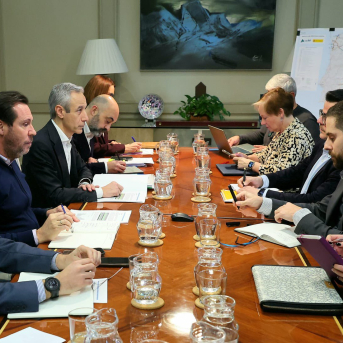 Tercera reunión sin acuerdo entre el Ministerio de Transportes de Óscar Puente y los sindicatos ferroviarios. Ministerio de Transportes. Tercera reunión sin acuerdo entre el Ministerio de Transportes de Óscar Puente y los sindicatos ferroviarios. Ministerio de Transportes.