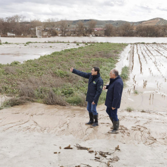 El presidente de la Junta de Andalucía, Juanma Moreno, visita Huétor Tájar (Granada) tras las inundaciones sufridas por el desbordamiento del Río Genil a 6 de febrero de 2026 ÁLEX CÁMARA / EUROPA PRESS El presidente de la Junta de Andalucía, Juanma Moreno, visita Huétor Tájar (Granada) tras las inundaciones sufridas por el desbordamiento del Río Genil a 6 de febrero de 2026 ÁLEX CÁMARA / EUROPA PRESS