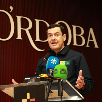El presidente de la Junta de Andalucía, Juanma Moreno, comparece ante los medios en Córdoba. ROCÍO RUZ-EUROPA PRESS