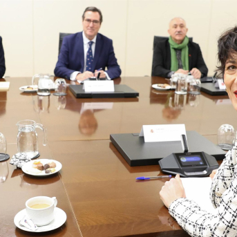 (I-D) El secretario general de CCOO, Unai Sordo, el presidente de la CEOE, Antonio Garamendi, el secretario general de UGT, Pepe Álvarez, y la ministra de Inclusión, Seguridad Social y Migraciones, Elma Saiz. Marta Fernández - Europa Press (I-D) El secretario general de CCOO, Unai Sordo, el presidente de la CEOE, Antonio Garamendi, el secretario general de UGT, Pepe Álvarez, y la ministra de Inclusión, Seguridad Social y Migraciones, Elma Saiz. Marta Fernández - Europa Press