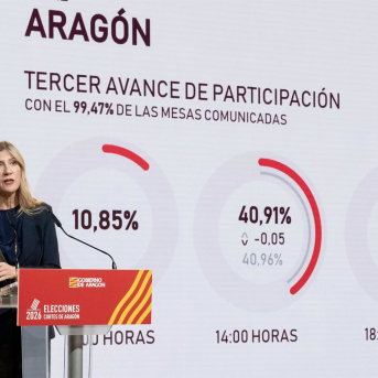 La vicepresidenta, Mar Vaquero, en su tercera comparecencia para dar cuenta del índice de participación a las 18.00 horas en las elecciones del 8F. FABIÁN SIMÓN